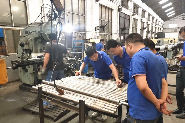 鄭州市神龍泵業(yè)有限公司每周對各個工序進(jìn)行質(zhì)量監(jiān)督檢驗的現(xiàn)場。